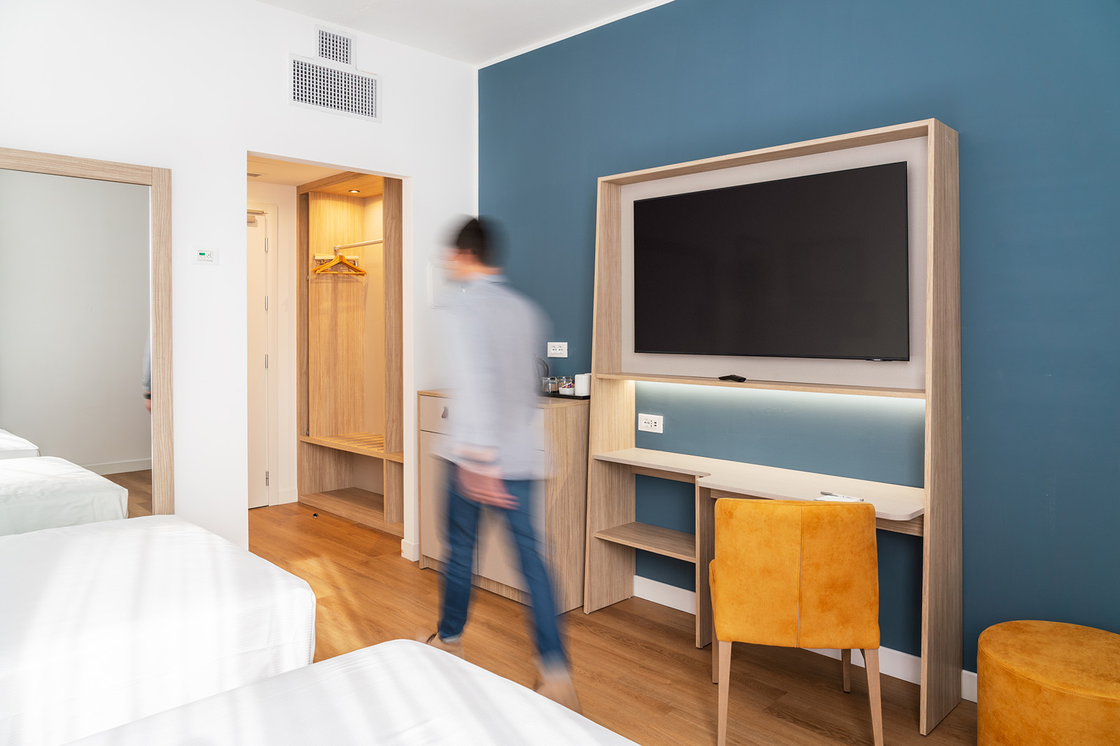 Hospitality TV installa a parente in una camera dell'hotel Hilton