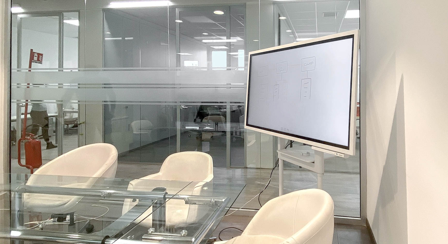 Lavagna interattiva con Display Touch Samsung Flip negli uffici dell'agenzia web DS Tech di Roma