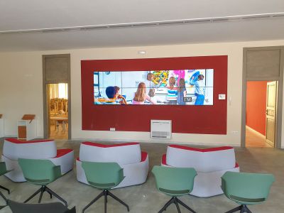 Videowall Samsung 4x2 presso la Biblioteca del Negroamaro a Guagnano